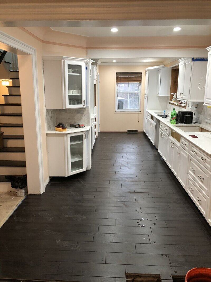 White Kitchen, Marble Backsplash